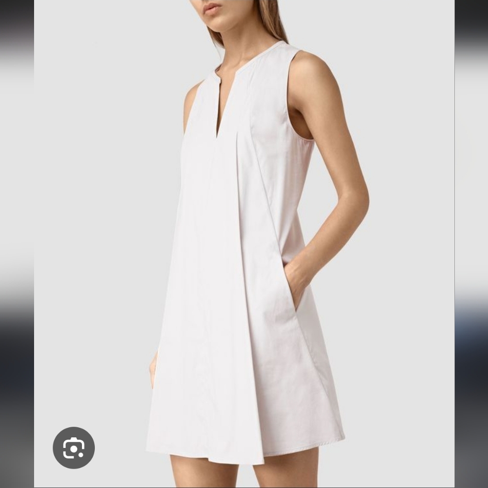 Elegant Sleeveless White Dress